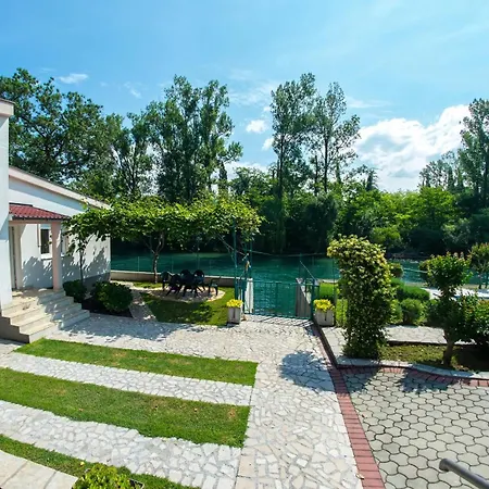 Villa Idila *