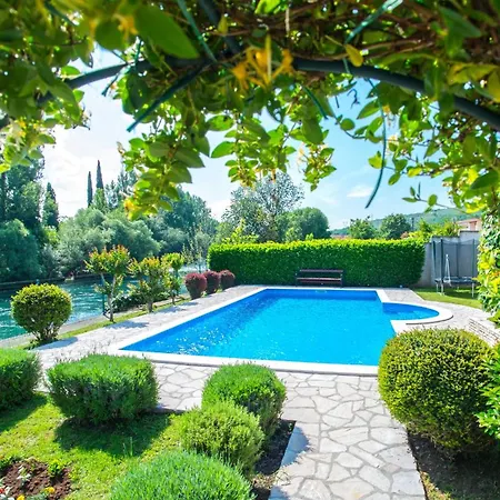 Villa Idila *